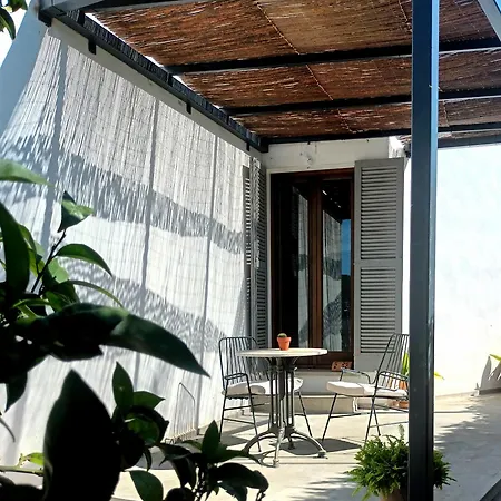 Domingo Villa *